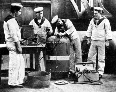 鉱山を結んだイギリスの船員、第一次世界大戦、1914年 作： Unbekannt