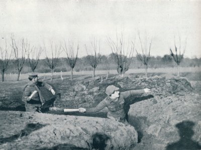 投げる手榴弾を練習しているイギリスの兵士、c1914 作： Unbekannt