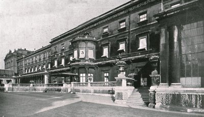 バッキンガム宮殿...王が亡くなった部屋を示す、1910年。 作： Unbekannt
