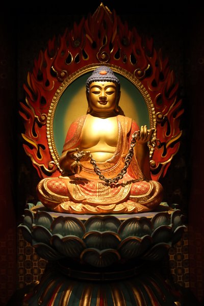 チャイナタウンにあるBuddha Tooth Relic Temple。仏像、20160818、シンガポール、シンガポール 作： Unbekannt