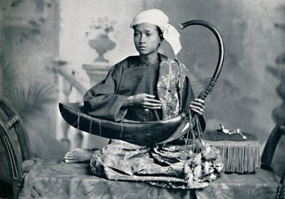 ビルマのハープ奏者、1902 作： Unbekannt