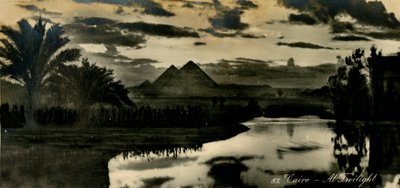 Cairo-At Twilight、c1918-c1939。 作： Unbekannt