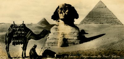 カイロ-大スフィンクス近くの祈り、c1918-c1939。 作： Unbekannt