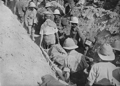 1915年、塹壕で負傷者を運ぶ 作： Unbekannt