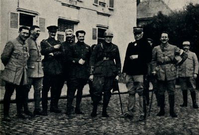 チャーチルは1915年、1945年にソンムの戦場を訪れます。 作： Unbekannt