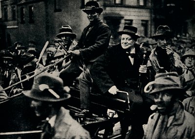 ベルファストのチャーチル再び、1926年、1945年。 作： Unbekannt