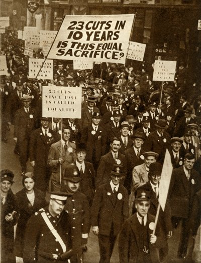 1931年10月、1935年、ロンドンの給与削減に抗議する公務員。 作： Unbekannt