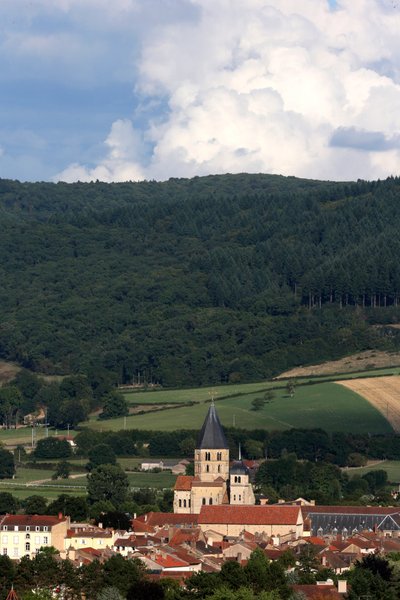 Cluny, Saone-et-Loire, France, le 16/8/2015 - 聖ペテロに捧げられたクリュニー修道院は、クリュニーにあるベネディクト派の旧修道院です。 作： Unbekannt