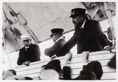 ドイツ、シュヴァーベンのツェッペリンゴンドラでツェッペリンとエッケナー博士を数えます。c1908-19171933 作： Unbekannt