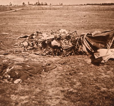 クラッシュした飛行機、サントマリーアピ、北フランス、c1914-c1918 作： Unbekannt