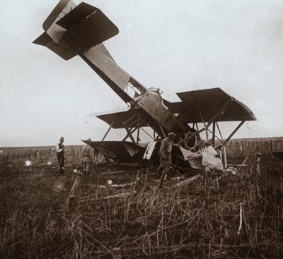 墜落した飛行機、フランス北部のトレーシールヴァル、c1914-c1918 作： Unbekannt