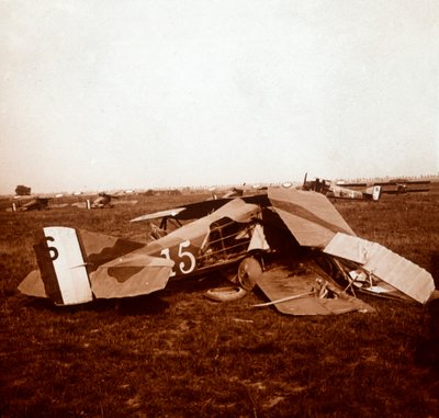 墜落した飛行機、c1914-c1918 作： Unbekannt