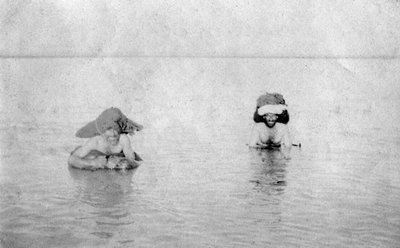 膨らんだ山羊の皮でチグリス川を渡る、1918年 作： Unbekannt