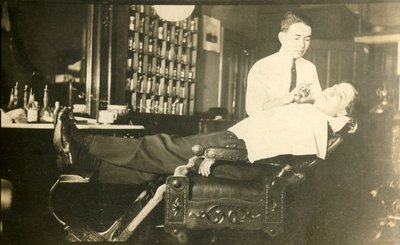 キューバの理髪師、1930年代。 作： Unbekannt