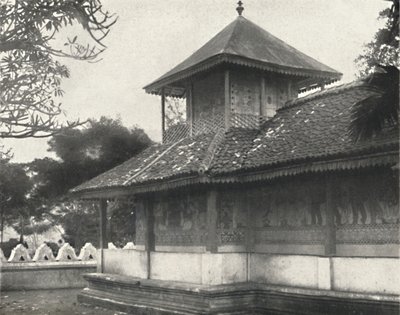 Dewale s。 1926年、キャンディの聖なる歯のダゴバにあるプレート58 作： Unbekannt