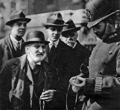 イースターの前の木曜日、ロンドン塔、1926年から1927年のマウンディマネーの分配 作： Unbekannt