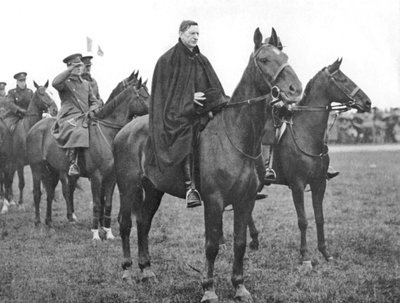 ダブリン、c1934-1935のアイルランド自由国家の軍隊の行進の前でのイーモンデヴァレラ 作： Unbekannt