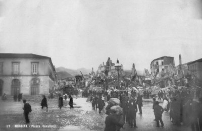 1908年12月、イタリア、シチリア島、メッシーナ、カヴァロッティ広場の地震による被害 作： Unbekannt