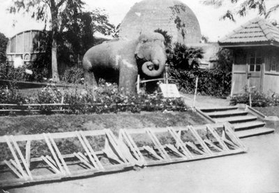 象の像、ビクトリアガーデン、ボンベイ、インド、c1918 作： Unbekannt