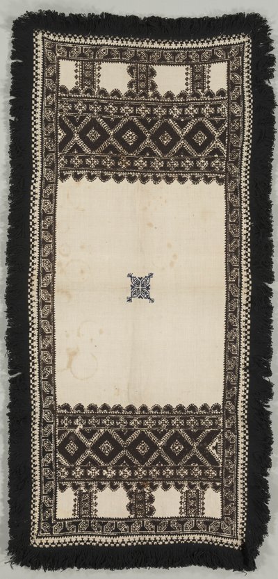 刺繍されたマットまたは布地、19世紀。 作： Unbekannt
