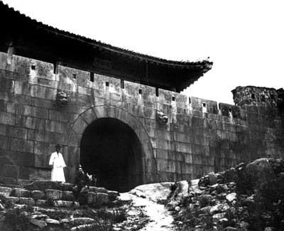 寺院への入り口、韓国、1900 作： Unbekannt