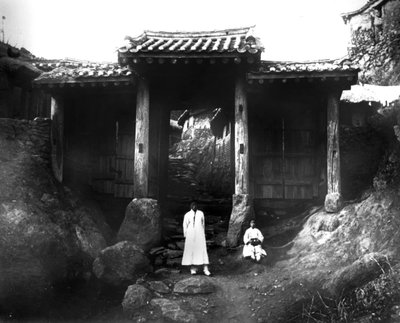 韓国の村への入り口、1900 作： Unbekannt
