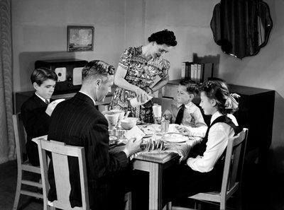 朝食をとる家族（1948年 作： Unbekannt