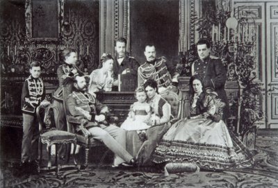 ロシアの皇帝アレクサンドル2世の家族の肖像画、1860年代 作： Unbekannt
