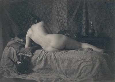 [後ろから見た女性のヌード]、1870年代。 作： Unbekannt