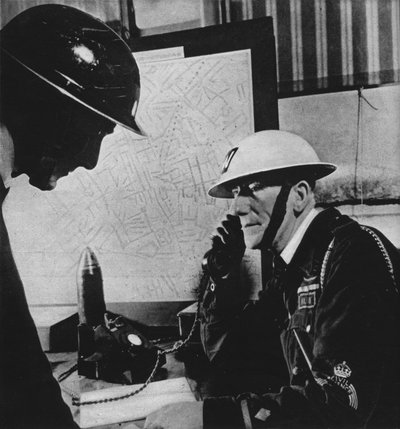 1941年から1942年にかけて、50件の事件がブリッツ中にロンドンコントロールセンターに報告されました。 作： Unbekannt