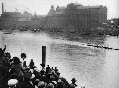 オックスフォードおよびケンブリッジボートレースの終了、ロンドン、1926-1927 作： Unbekannt