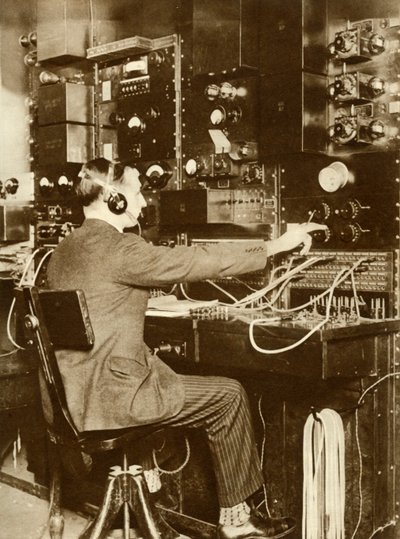 1935年3月7日、ロンドンからニューヨークへの最初の大西洋横断通話。 作： Unbekannt