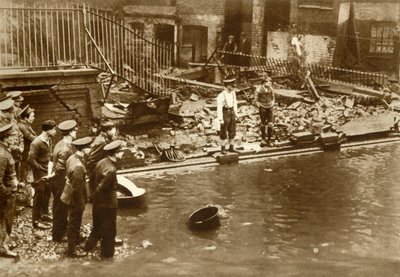 ロンドンの洪水、1928年、1935年。 作： Unbekannt