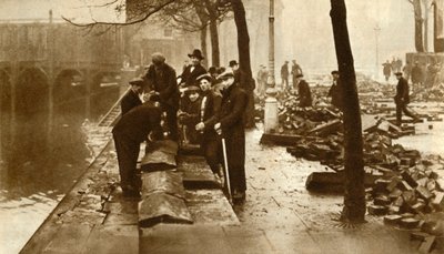 ロンドンの洪水、1928年、1935年。 作： Unbekannt