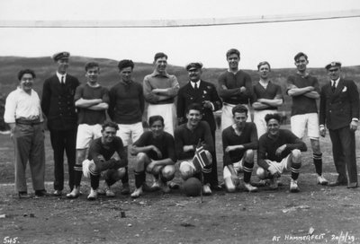 サッカーチーム、ノルウェー北部のハンメルフェスト、1929年7月20日 作： Unbekannt
