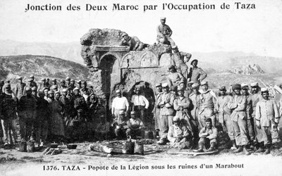 いくつかのMarabout遺跡によるフランス外人部隊、タザ、モロッコ、1904 作： Unbekannt