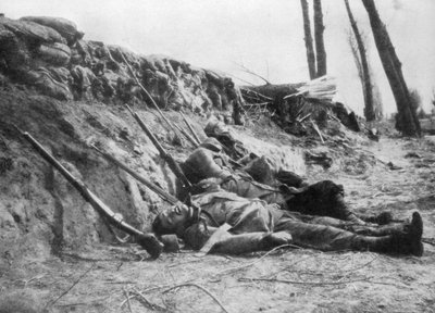 1915年4月22日、ベルギー、イープルの第2戦闘、ガスによって殺されたフランスのズーアベ歩兵、1929年 作： Unbekannt