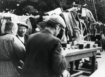 1940年7月16日、フランスおよびベルギーの難民、ランブイエ、フランス 作： Unbekannt