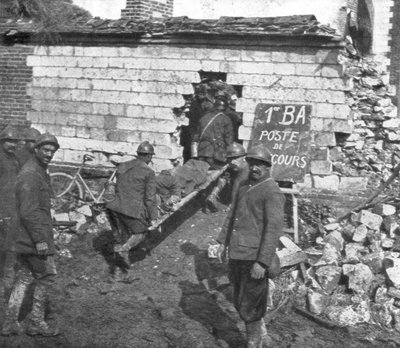 1918年フランス、ピカルディのモレイユ近郊のフランス野戦病院 作： Unbekannt