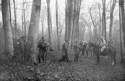 1915年、フランスのアルゴンヌの森でのフランスのパトロール 作： Unbekannt