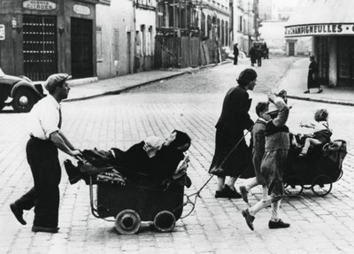 1940年7月、フランスの没落後にドイツ人、フランスに帰国したフランスの難民 作： Unbekannt