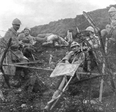 1915年10月28日、フランス、パドカレ、スシェの占領後のフランス軍 作： Unbekannt