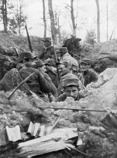 1915年7月、フランスのカロンヌの塹壕システムにいるフランス軍 作： Unbekannt