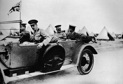 エジプトの軍の指揮官であるジョンマックスウェル将軍、キャンプの1つを介して運転、1915 作： Unbekannt