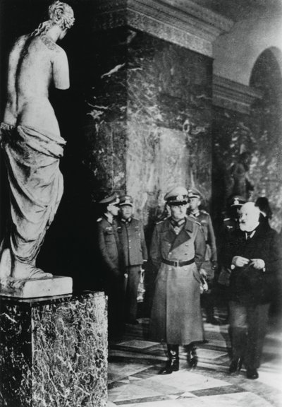1940年10月にパリを占領したルーブル美術館を訪問するドイツ陸軍元帥フォンランシュテット 作： Unbekannt