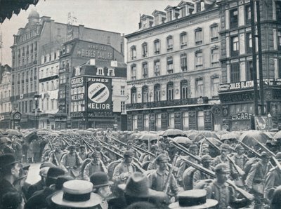 1914年、雨の中でブリュッセルに入ったドイツの歩兵 作： Unbekannt