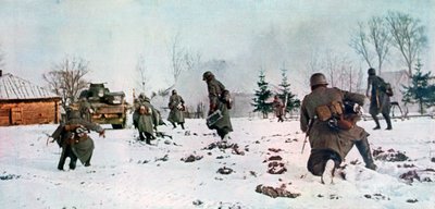雪の中でモスクワに向かう戦車を追ったドイツの歩兵、ロシア、1941 作： Unbekannt