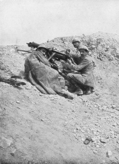 1917年にフランスのベルダンの敵に対して使用されたドイツの機関銃 作： Unbekannt