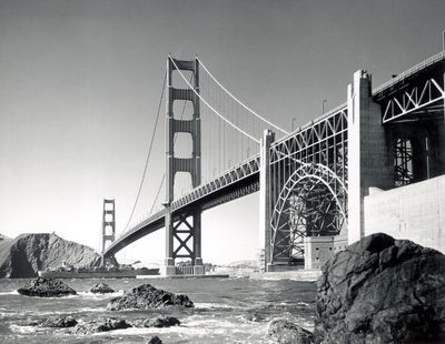 ゴールデンゲートブリッジ 1950年、カリフォルニア州（モノクロ写真 作： Unbekannt
