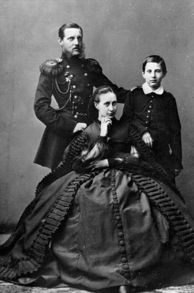 ロシアのコンスタンチンニコラエビッチ大公と妻と息子の1人、1860年 作： Unbekannt